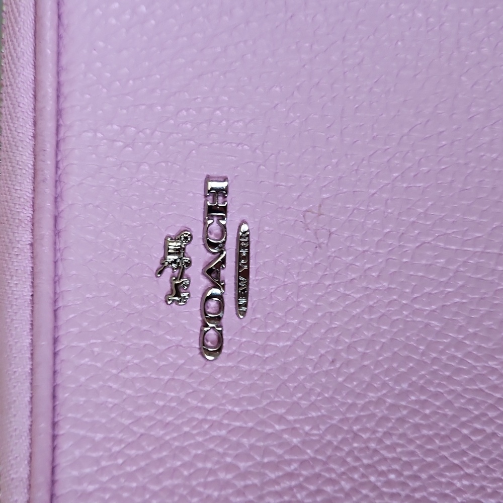 Adorable Coach Pink Leather Double Zippered Mini Camera Crossbody Bag 🩷🌸🩶 - Picture 6 of 16
